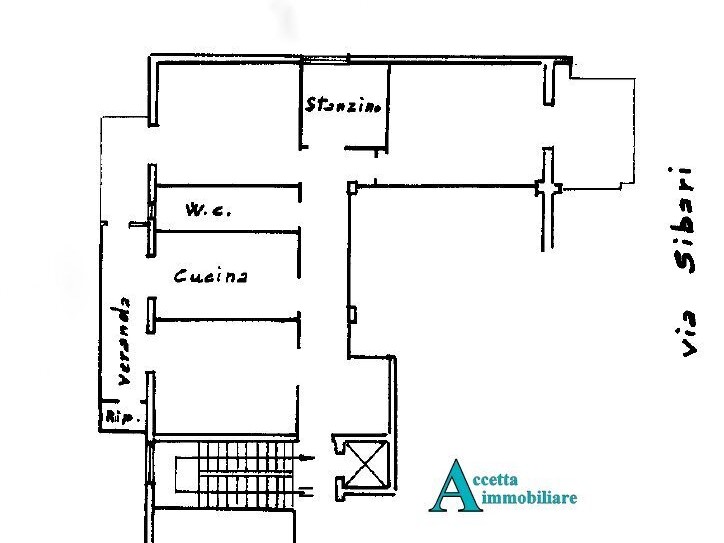 Trilocale in Vendita a Taranto, zona Tre Carrare - Battisti, 144'000&euro;, 114 m², arredato