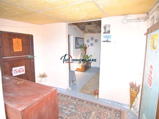 Trilocale in Vendita a Livorno, zona San Marco, 75'000&euro;, 90 m²