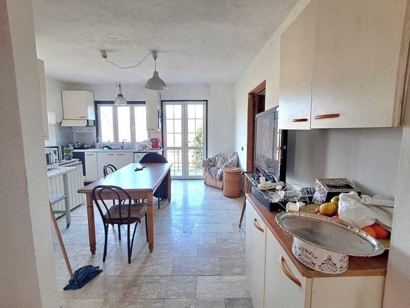 Appartamento in Affitto a Vezzano Ligure, 1'000&euro;, , arredato