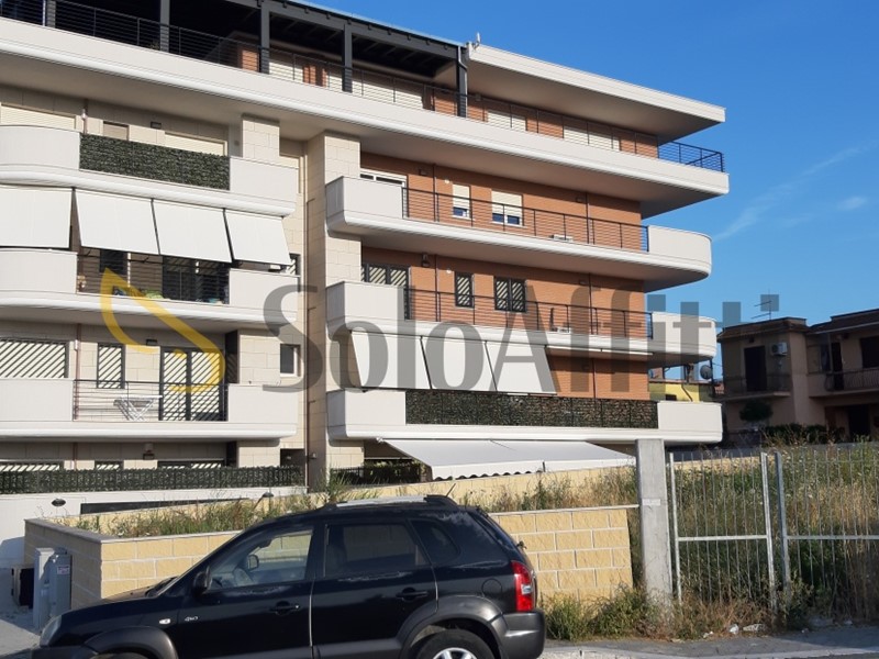 Bilocale in Affitto a Marino, zona Santa Maria delle Mole, 750&euro;, 40 m²