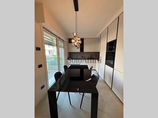 Quadrilocale in Affitto a Rimini, zona Rivazzurra, 1'100&euro;, 85 m²