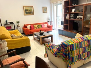 Trilocale in Vendita a Ventimiglia, zona Centro, 300'000&euro;, 100 m²
