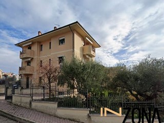 Quadrilocale in Vendita a Pineto, 120'000&euro;, 120 m²