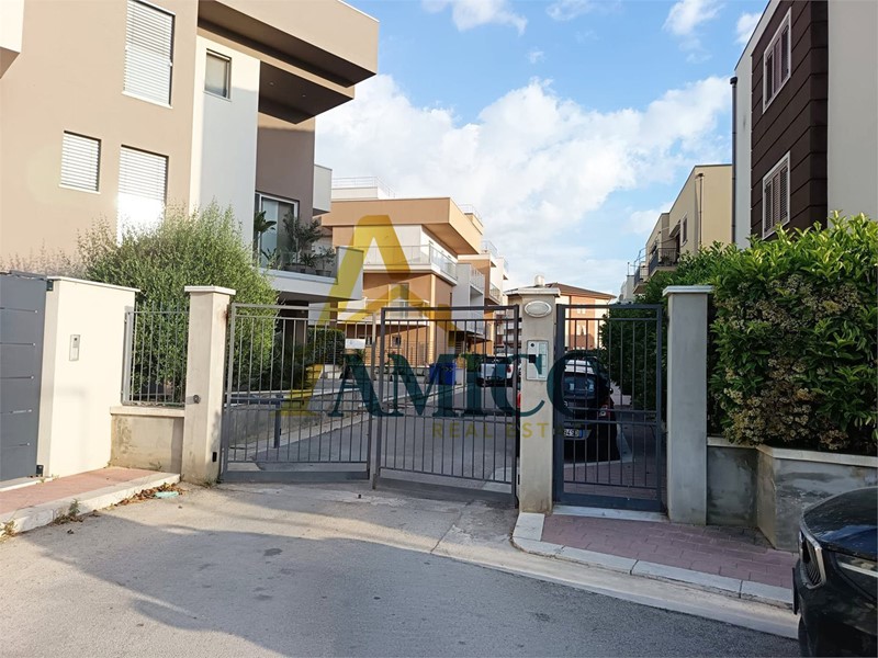 Quadrilocale in Vendita a Santa Flavia, 205'000&euro;, 100 m²