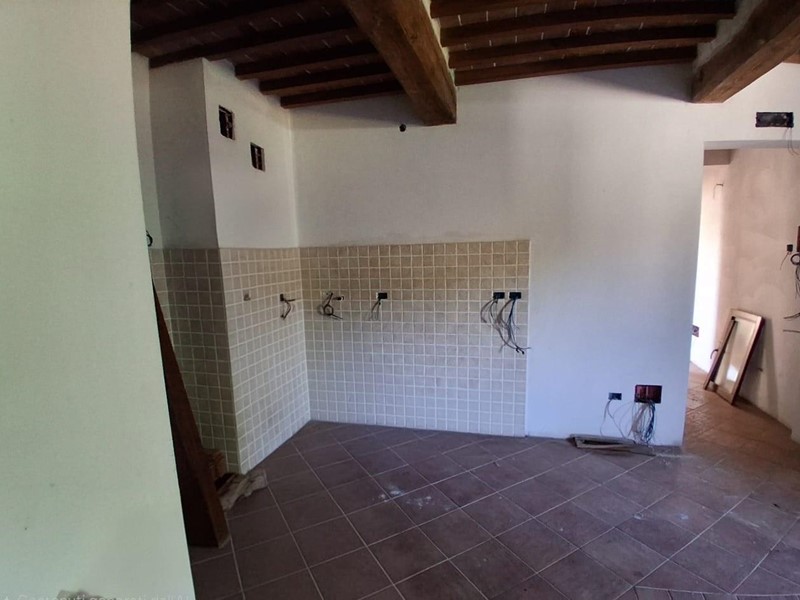 Trilocale in Vendita a Capannori, zona Colle di Compito, 170'000&euro;, 75 m²