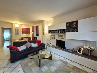Trilocale in Vendita a Lucca, zona San Marco, 190'000&euro;, 65 m², arredato