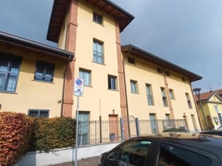 Trilocale in Vendita a Arese, 98'250&euro;, 53 m², con Box