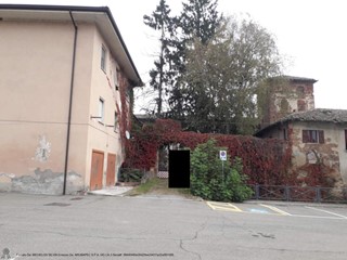 Appartamento in Vendita a Torre Beretti e Castellaro, 57'750&euro;, 305 m²