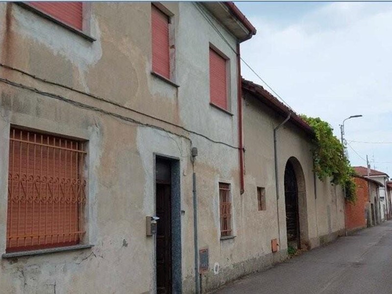 Quadrilocale in Vendita a Suardi, 31'220&euro;, 165 m²
