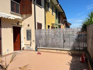 Trilocale in Vendita a San Colombano al Lambro, 54'000&euro;, 142 m²