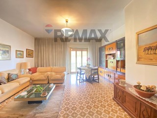 Quadrilocale in Vendita a Catania, 118'000&euro;, 114 m²
