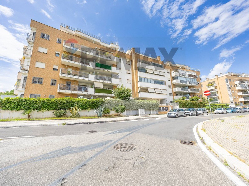 Bilocale in Vendita a Roma, 230'000&euro;, 63 m²