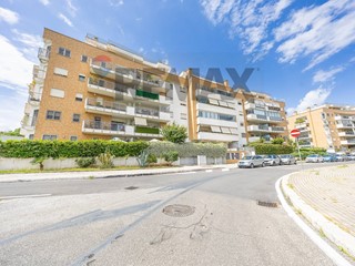 Bilocale in Vendita a Roma, 230'000&euro;, 63 m²