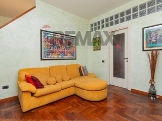 Trilocale in Vendita a Monza, 192'000&euro;, 94 m²