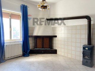 Quadrilocale in Vendita a Montaquila, 25'000&euro;, 100 m²