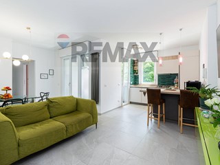 Trilocale in Vendita a Roma, 330'000&euro;, 86 m²