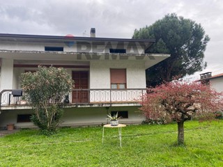 Quadrilocale in Vendita a Castelli Calepio, 185'000&euro;, 127 m²