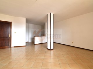 Appartamento in Vendita a Ploaghe, 95'000&euro;, 126 m²