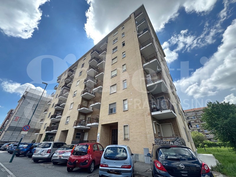 Bilocale in Vendita a Grugliasco, 105'000&euro;, 61 m²