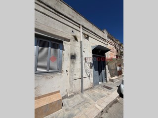 Appartamento in Vendita a Bari, 60'000&euro;, 120 m²