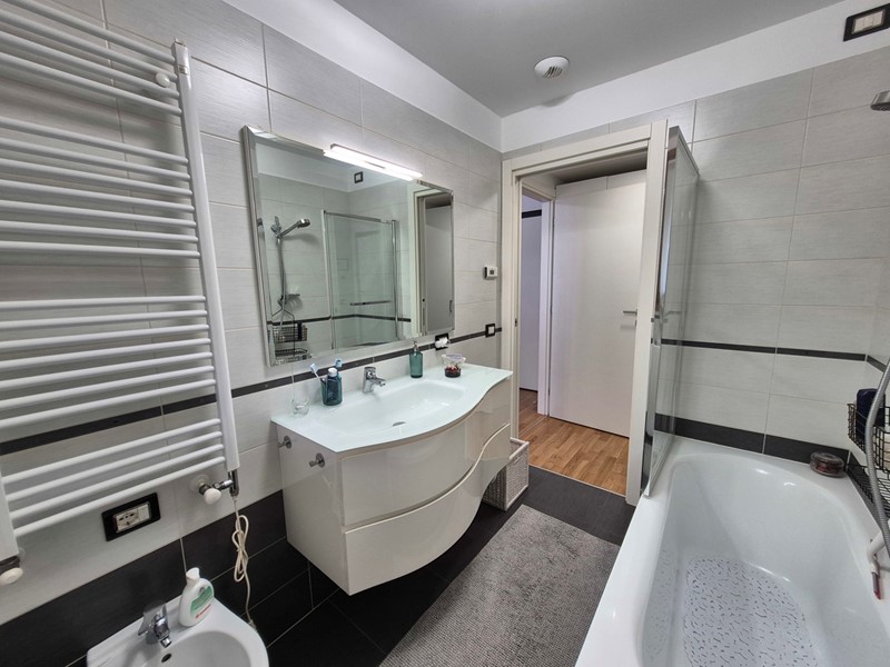 Bilocale in Vendita a Siziano, 215'000&euro;, 68 m², arredato, con Box
