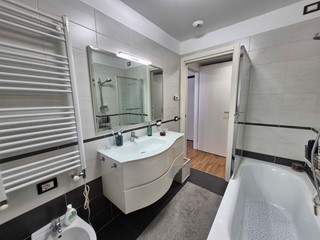 Bilocale in Vendita a Siziano, 215'000&euro;, 68 m², arredato, con Box