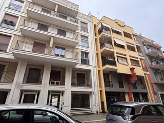 Trilocale in Vendita a Bari, 240'000&euro;, 65 m², arredato