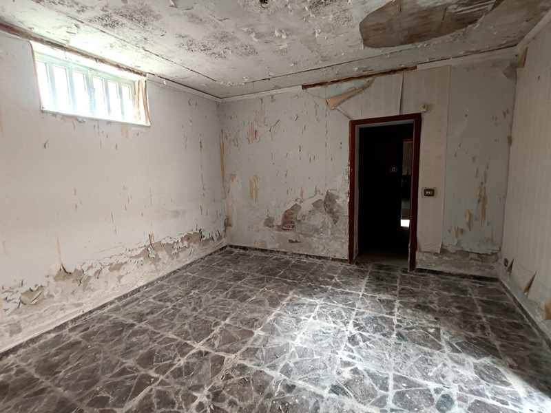 Appartamento in Vendita a Messina, 87'000&euro;, 200 m², con Box
