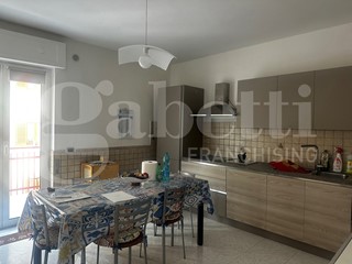Quadrilocale in Vendita a Mugnano del Cardinale, 108'000&euro;, 90 m²