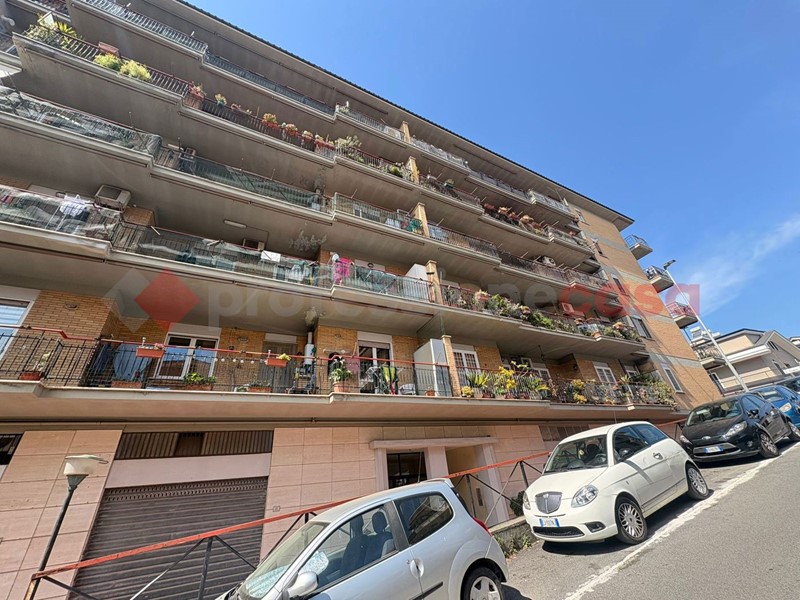 Quadrilocale in Vendita a Guidonia Montecelio, 140'000&euro;, 110 m²