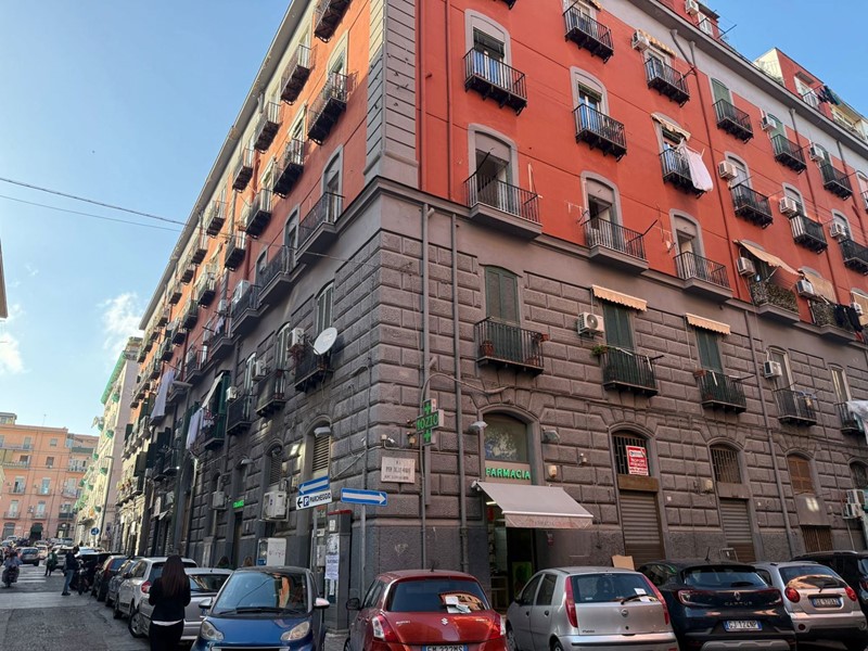 Quadrilocale in Vendita a Napoli, 131'250&euro;, 105 m²