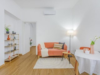Bilocale in Vendita a Reggio Emilia, zona Centro storico, 135'000&euro;, 47 m², arredato