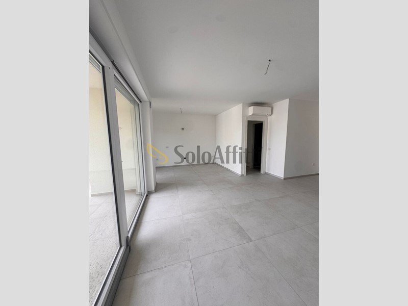 Trilocale in Affitto a Pescara, zona Stazione Centrale, 1'000&euro;, 100 m², con Box