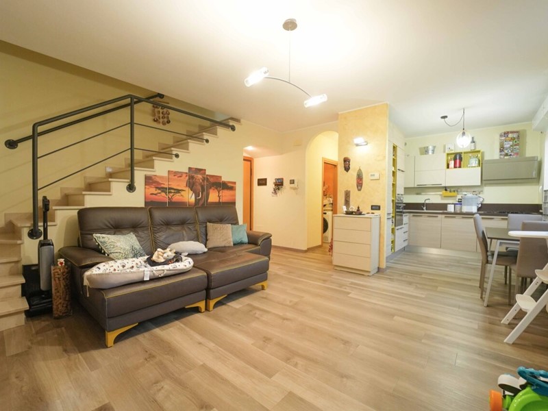 Trilocale in Vendita a Santarcangelo di Romagna, zona ZONA FLORA, 320'000&euro;, 123 m², con Box