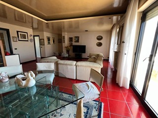 Appartamento in Vendita a Monopoli, zona PERIFERIA SUD, 290'000&euro;, 115 m²