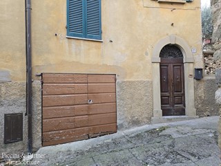 Appartamento in Vendita a Piegaro, zona Centro storico, 135'000&euro;, 145 m², arredato