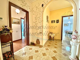 Appartamento in Vendita a Cecina, 229'000&euro;, 155 m², arredato