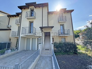 Appartamento in Vendita a Brogliano, 168'000&euro;, 88 m², con Box