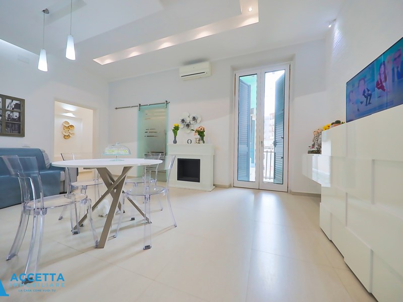 Bilocale in Vendita a Taranto, zona Tre Carrare - Battisti, 79'000&euro;, 96 m²