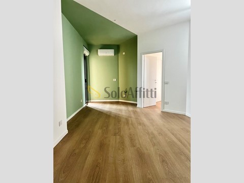 Quadrilocale in Affitto a Bari, zona Poggiofranco, 1'200&euro;, 115 m²