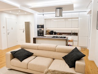 Quadrilocale in Affitto a Aulla, zona Albiano Magra, 850&euro;, 100 m², arredato, con Box