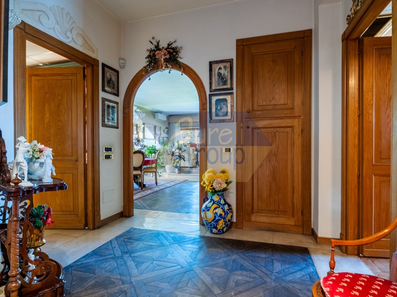 Appartamento in Vendita a Roma, zona Appio Claudio, 800'000&euro;, 198 m²