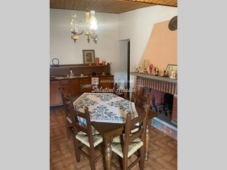 Appartamento in Vendita a Buti, 49'000&euro;, 70 m²