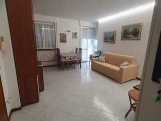 Quadrilocale in Affitto a Camaiore, zona Lido di Camaiore, 1'500&euro;, 65 m², arredato