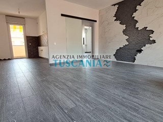 Quadrilocale in Vendita a Cecina, zona Cecina Marina, 294'000&euro;, 75 m², con Box