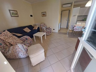Quadrilocale in Affitto a Camaiore, zona Lido di Camaiore, 1'500&euro;, 65 m², arredato, con Box