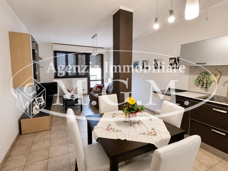 Trilocale in Vendita a Pontedera, 165'000&euro;, 75 m², arredato, con Box