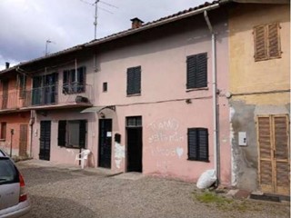 Quadrilocale in Vendita a Langosco, 30'938&euro;, 133 m²