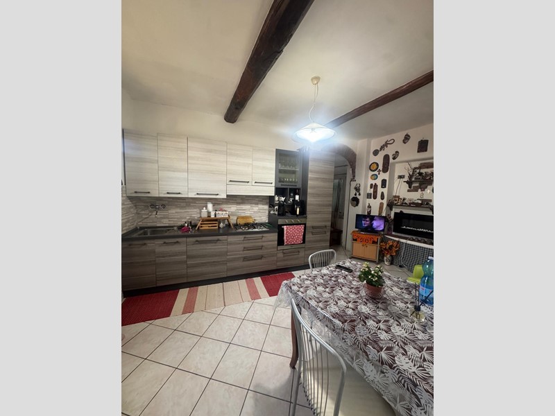 Quadrilocale in Affitto a Carrara, 1'000&euro;, 80 m², arredato