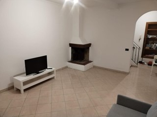 Trilocale in Affitto a Carrara, 600&euro;, 60 m², arredato
